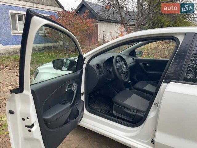 Белый Фольксваген Поло, объемом двигателя 1.6 л и пробегом 270 тыс. км за 6300 $, фото 8 на Automoto.ua