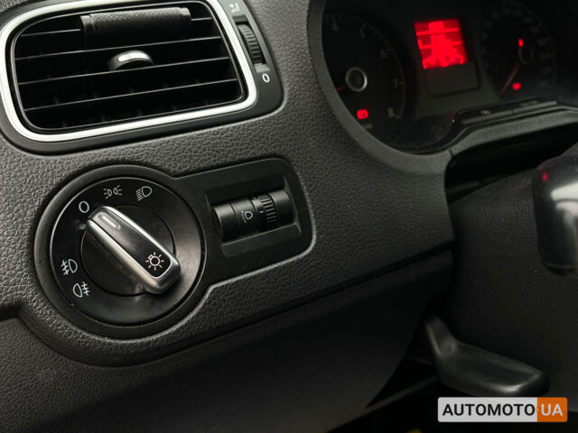 Белый Фольксваген Поло, объемом двигателя 1.6 л и пробегом 67 тыс. км за 9500 $, фото 15 на Automoto.ua