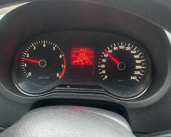 Белый Фольксваген Поло, объемом двигателя 1.6 л и пробегом 250 тыс. км за 5500 $, фото 13 на Automoto.ua