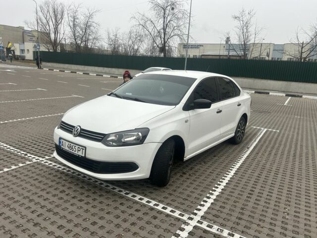 Белый Фольксваген Поло, объемом двигателя 1.6 л и пробегом 220 тыс. км за 5300 $, фото 1 на Automoto.ua