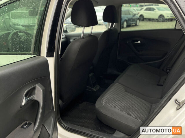 Белый Фольксваген Поло, объемом двигателя 1.6 л и пробегом 67 тыс. км за 9500 $, фото 28 на Automoto.ua