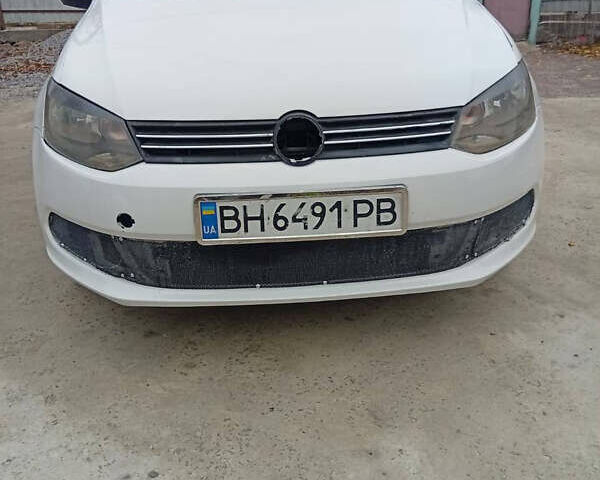 Білий Фольксваген Поло, об'ємом двигуна 1.6 л та пробігом 330 тис. км за 4000 $, фото 4 на Automoto.ua