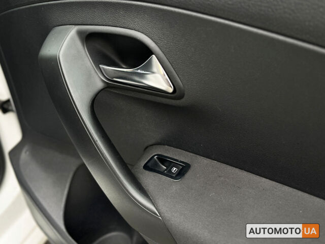 Белый Фольксваген Поло, объемом двигателя 1.6 л и пробегом 67 тыс. км за 9500 $, фото 27 на Automoto.ua