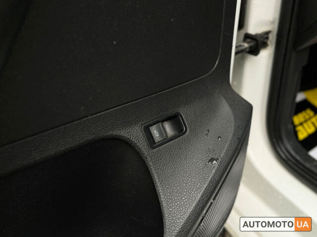 Белый Фольксваген Поло, объемом двигателя 1.6 л и пробегом 67 тыс. км за 9500 $, фото 14 на Automoto.ua