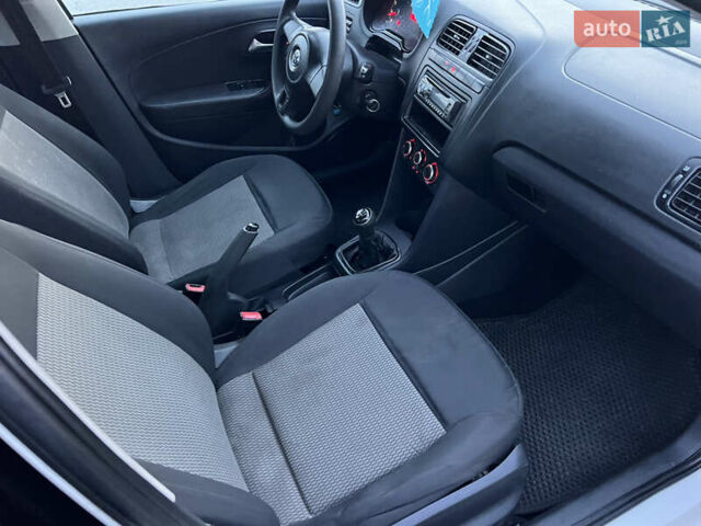 Белый Фольксваген Поло, объемом двигателя 1.6 л и пробегом 253 тыс. км за 3650 $, фото 5 на Automoto.ua