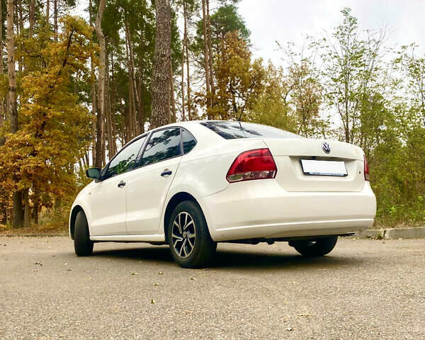 Белый Фольксваген Поло, объемом двигателя 1.6 л и пробегом 185 тыс. км за 5899 $, фото 4 на Automoto.ua