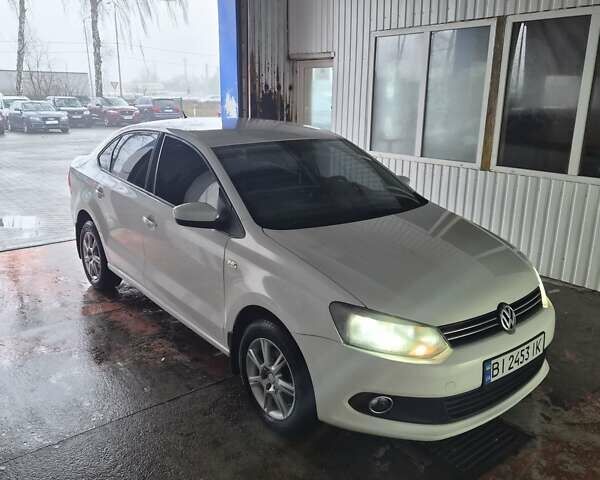 Белый Фольксваген Поло, объемом двигателя 1.6 л и пробегом 221 тыс. км за 7300 $, фото 1 на Automoto.ua