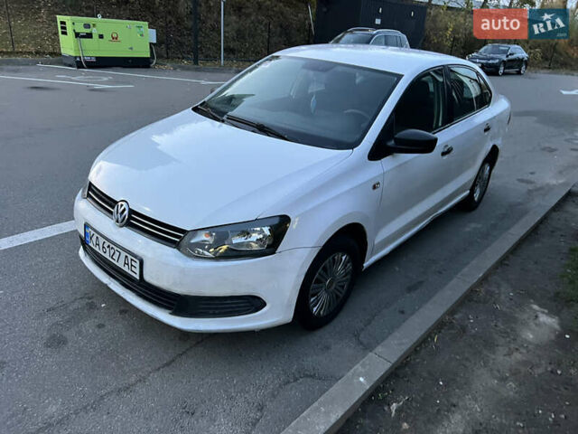 Белый Фольксваген Поло, объемом двигателя 1.6 л и пробегом 253 тыс. км за 3650 $, фото 3 на Automoto.ua