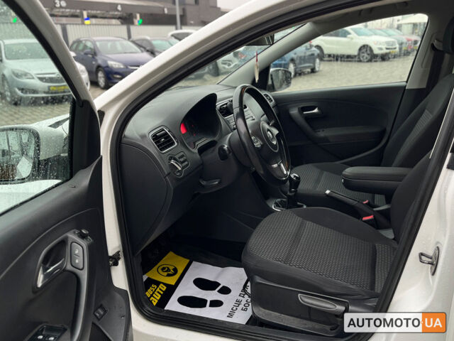 Белый Фольксваген Поло, объемом двигателя 1.6 л и пробегом 67 тыс. км за 9500 $, фото 12 на Automoto.ua