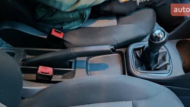 Белый Фольксваген Поло, объемом двигателя 1.6 л и пробегом 223 тыс. км за 7000 $, фото 17 на Automoto.ua