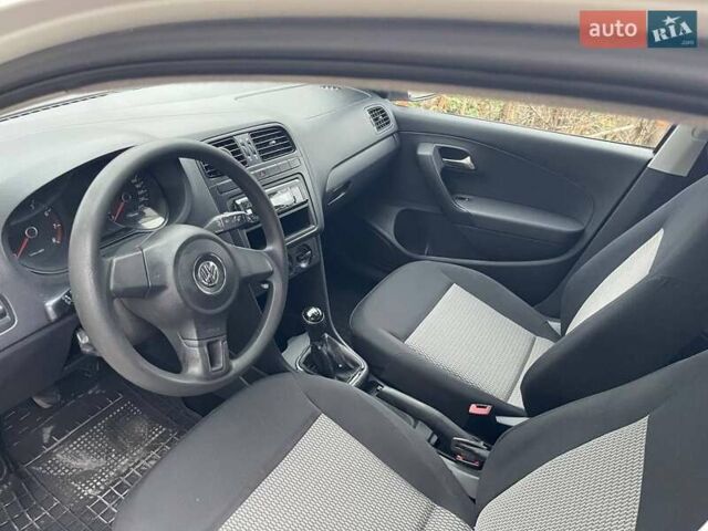 Белый Фольксваген Поло, объемом двигателя 1.6 л и пробегом 270 тыс. км за 6300 $, фото 5 на Automoto.ua