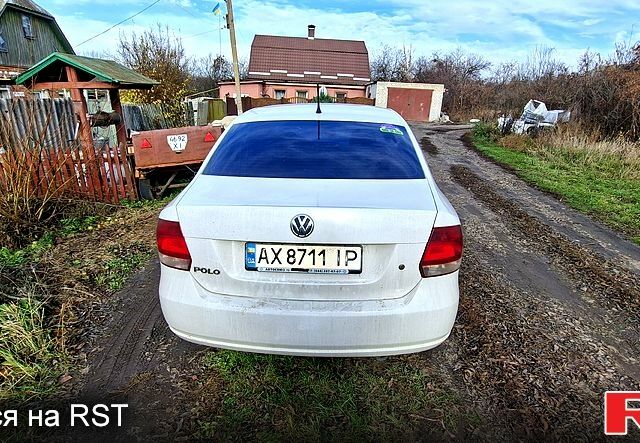 Белый Фольксваген Поло, объемом двигателя 1.6 л и пробегом 194 тыс. км за 6800 $, фото 1 на Automoto.ua