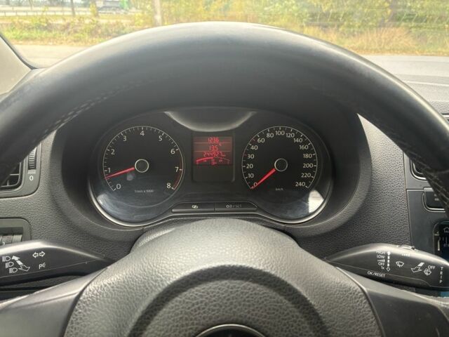 Белый Фольксваген Поло, объемом двигателя 1.6 л и пробегом 240 тыс. км за 6555 $, фото 13 на Automoto.ua