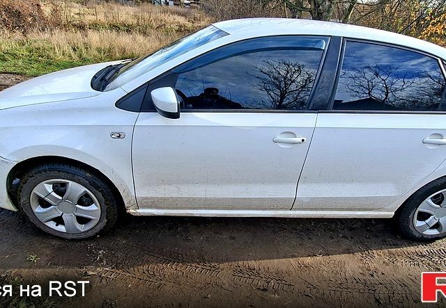 Белый Фольксваген Поло, объемом двигателя 1.6 л и пробегом 194 тыс. км за 6800 $, фото 5 на Automoto.ua