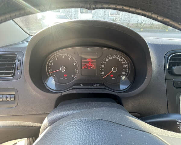 Белый Фольксваген Поло, объемом двигателя 1.6 л и пробегом 274 тыс. км за 6300 $, фото 9 на Automoto.ua