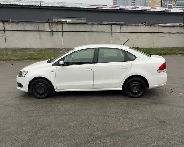 Белый Фольксваген Поло, объемом двигателя 1.6 л и пробегом 101 тыс. км за 7500 $, фото 2 на Automoto.ua