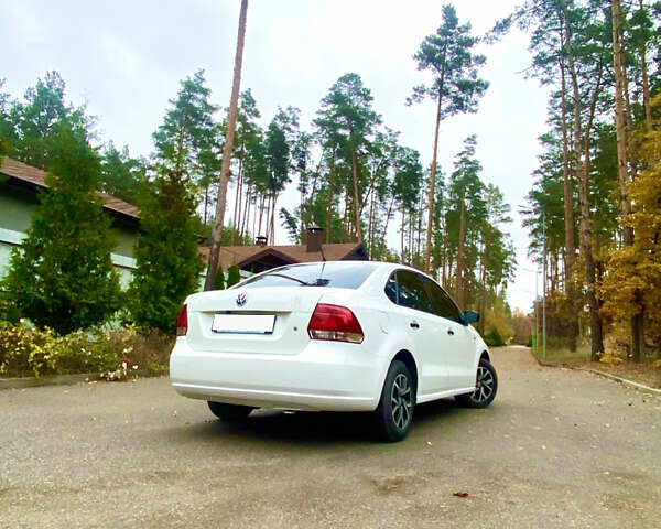 Белый Фольксваген Поло, объемом двигателя 1.6 л и пробегом 185 тыс. км за 5899 $, фото 3 на Automoto.ua