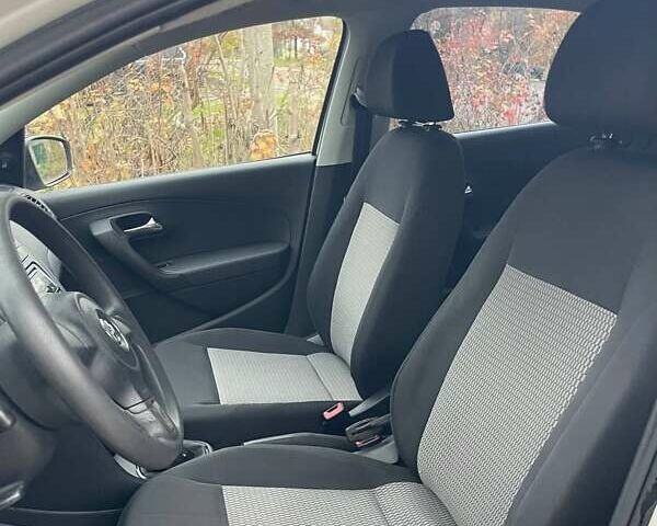 Белый Фольксваген Поло, объемом двигателя 1.6 л и пробегом 270 тыс. км за 6300 $, фото 6 на Automoto.ua