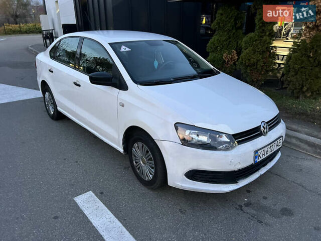 Белый Фольксваген Поло, объемом двигателя 1.6 л и пробегом 253 тыс. км за 3650 $, фото 4 на Automoto.ua