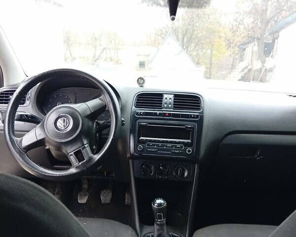 Білий Фольксваген Поло, об'ємом двигуна 1.6 л та пробігом 330 тис. км за 4000 $, фото 8 на Automoto.ua