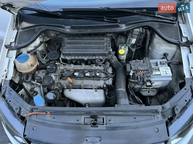 Белый Фольксваген Поло, объемом двигателя 1.6 л и пробегом 253 тыс. км за 3650 $, фото 13 на Automoto.ua