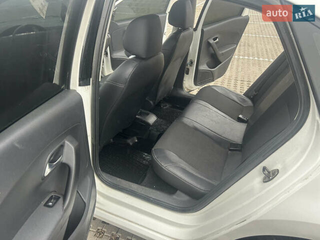 Білий Фольксваген Поло, об'ємом двигуна 1.6 л та пробігом 221 тис. км за 6000 $, фото 9 на Automoto.ua