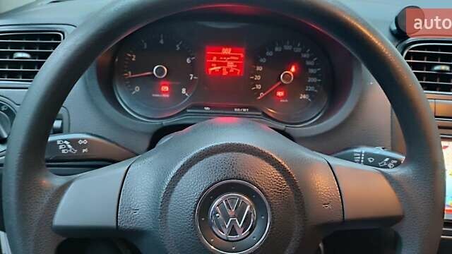 Белый Фольксваген Поло, объемом двигателя 1.6 л и пробегом 223 тыс. км за 7000 $, фото 11 на Automoto.ua