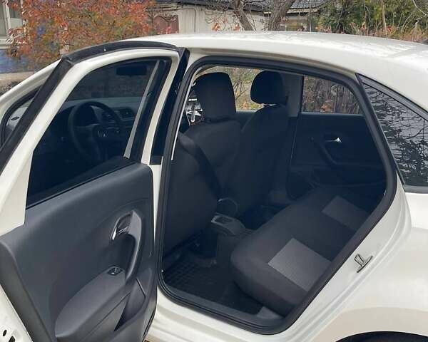 Белый Фольксваген Поло, объемом двигателя 1.6 л и пробегом 270 тыс. км за 6300 $, фото 9 на Automoto.ua