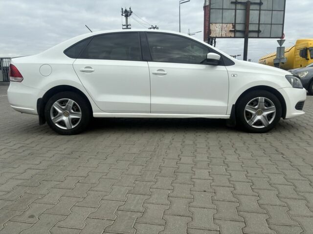 Белый Фольксваген Поло, объемом двигателя 1.6 л и пробегом 240 тыс. км за 6555 $, фото 2 на Automoto.ua