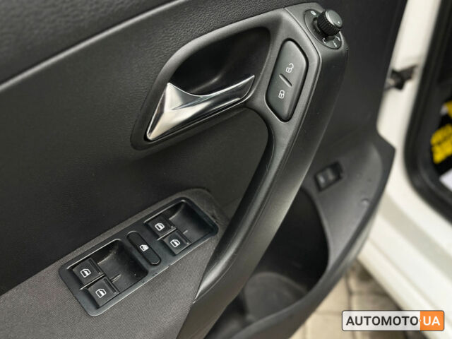 Белый Фольксваген Поло, объемом двигателя 1.6 л и пробегом 67 тыс. км за 9500 $, фото 13 на Automoto.ua