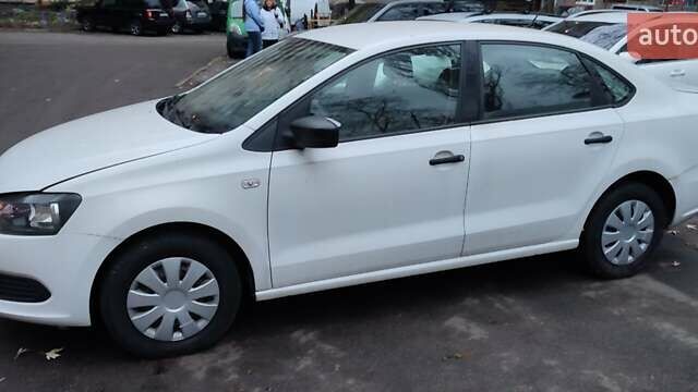 Белый Фольксваген Поло, объемом двигателя 1.6 л и пробегом 223 тыс. км за 7000 $, фото 4 на Automoto.ua