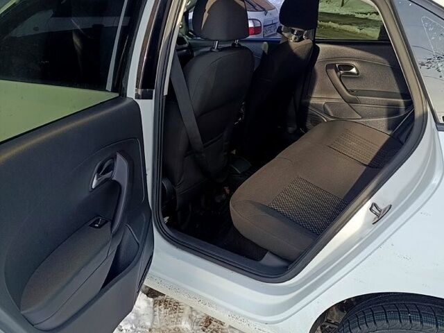 Белый Фольксваген Поло, объемом двигателя 1.6 л и пробегом 224 тыс. км за 6250 $, фото 8 на Automoto.ua