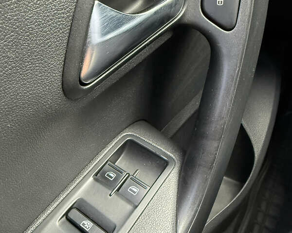 Білий Фольксваген Поло, об'ємом двигуна 1.6 л та пробігом 210 тис. км за 8500 $, фото 12 на Automoto.ua