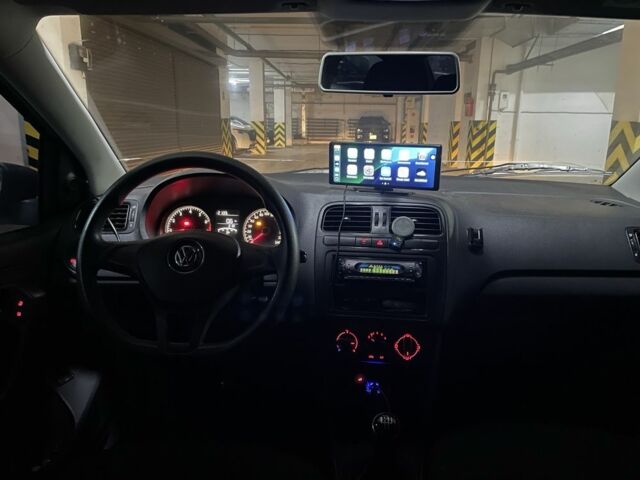 Білий Фольксваген Поло, об'ємом двигуна 1.6 л та пробігом 370 тис. км за 7699 $, фото 5 на Automoto.ua