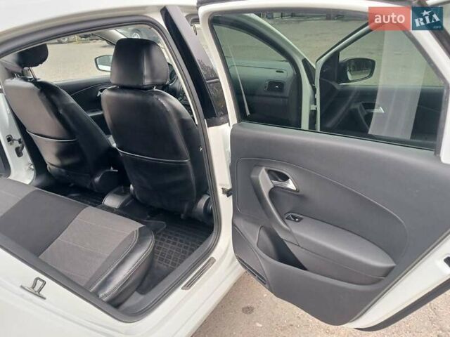 Білий Фольксваген Поло, об'ємом двигуна 1.6 л та пробігом 163 тис. км за 8700 $, фото 14 на Automoto.ua