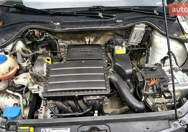 Білий Фольксваген Поло, об'ємом двигуна 1.6 л та пробігом 153 тис. км за 8000 $, фото 6 на Automoto.ua