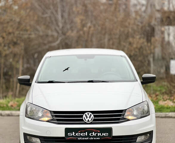 Белый Фольксваген Поло, объемом двигателя 1.6 л и пробегом 164 тыс. км за 8999 $, фото 1 на Automoto.ua