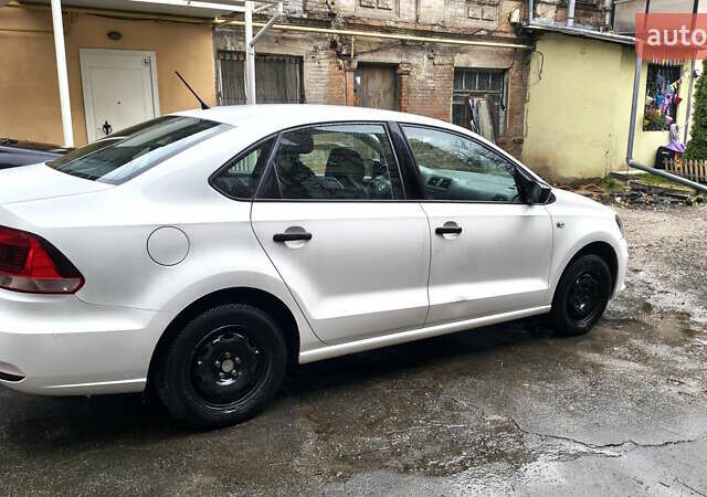 Білий Фольксваген Поло, об'ємом двигуна 1.6 л та пробігом 153 тис. км за 8000 $, фото 2 на Automoto.ua