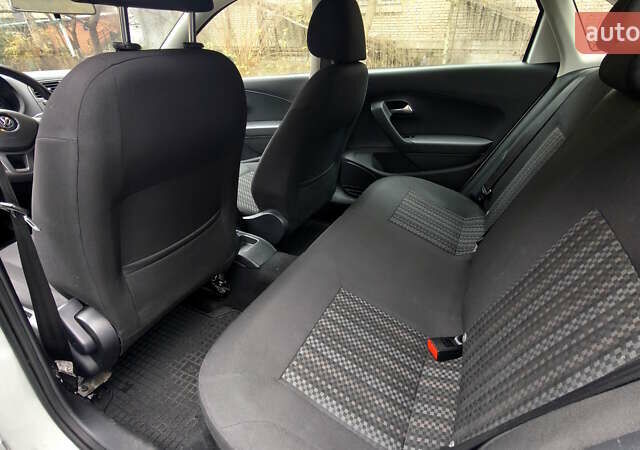 Білий Фольксваген Поло, об'ємом двигуна 1.6 л та пробігом 153 тис. км за 8000 $, фото 18 на Automoto.ua