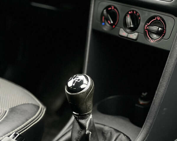 Белый Фольксваген Поло, объемом двигателя 1.6 л и пробегом 164 тыс. км за 8999 $, фото 16 на Automoto.ua