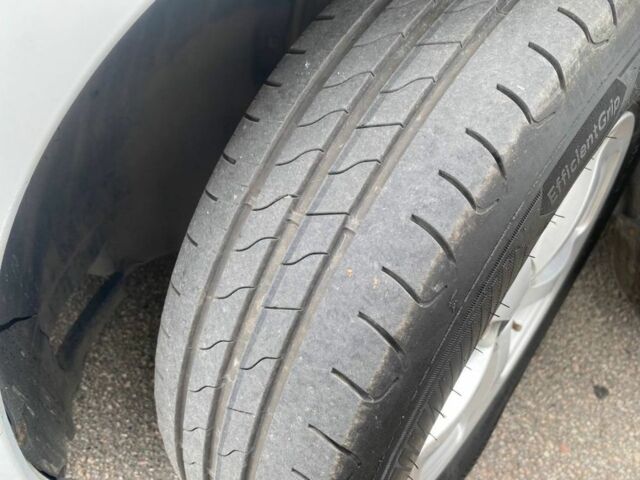 Белый Фольксваген Поло, объемом двигателя 1.6 л и пробегом 290 тыс. км за 8000 $, фото 7 на Automoto.ua