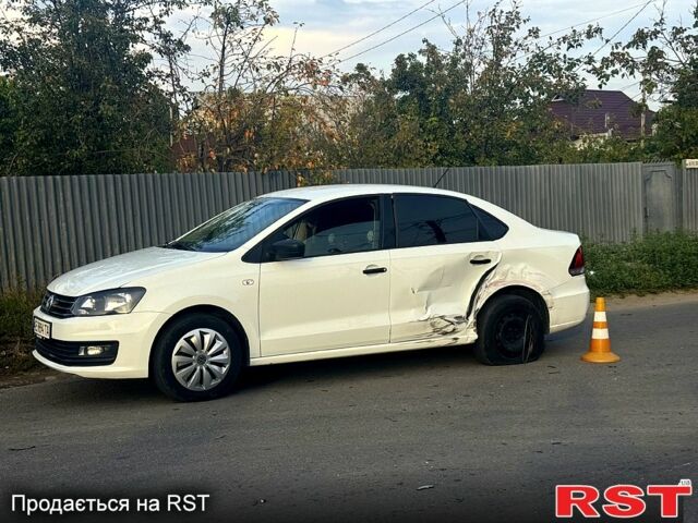 Белый Фольксваген Поло, объемом двигателя 1.6 л и пробегом 249 тыс. км за 6950 $, фото 5 на Automoto.ua