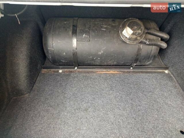 Білий Фольксваген Поло, об'ємом двигуна 1.6 л та пробігом 190 тис. км за 7500 $, фото 6 на Automoto.ua