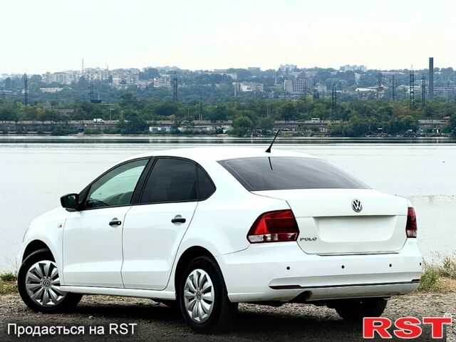 Білий Фольксваген Поло, об'ємом двигуна 1.6 л та пробігом 127 тис. км за 8950 $, фото 2 на Automoto.ua