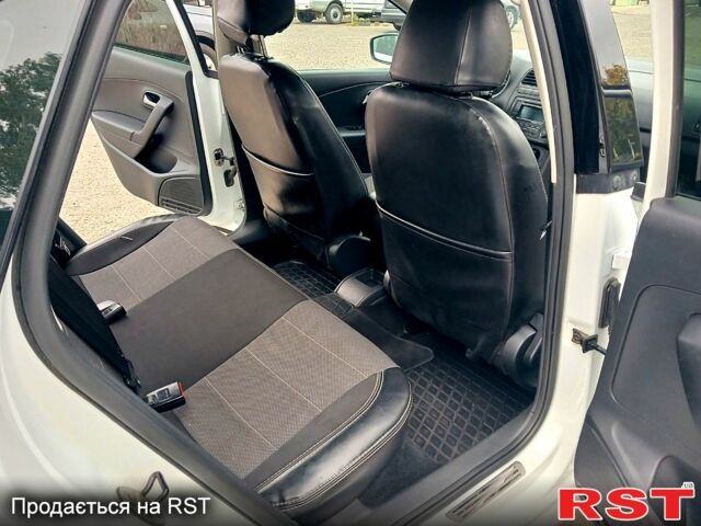 Белый Фольксваген Поло, объемом двигателя 1.6 л и пробегом 163 тыс. км за 8700 $, фото 5 на Automoto.ua