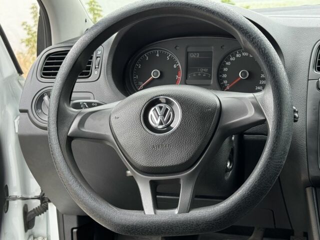 Білий Фольксваген Поло, об'ємом двигуна 1.6 л та пробігом 250 тис. км за 6950 $, фото 6 на Automoto.ua