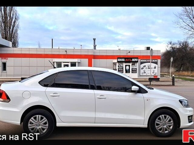 Белый Фольксваген Поло, объемом двигателя 1.6 л и пробегом 198 тыс. км за 8800 $, фото 1 на Automoto.ua