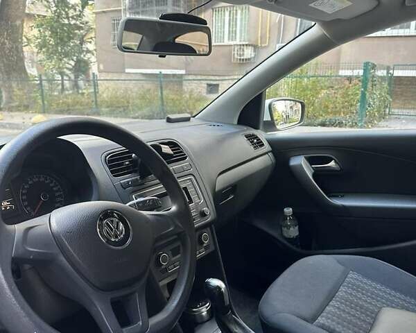 Белый Фольксваген Поло, объемом двигателя 1.4 л и пробегом 99 тыс. км за 10000 $, фото 6 на Automoto.ua