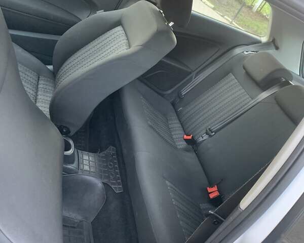 Белый Фольксваген Поло, объемом двигателя 1.2 л и пробегом 217 тыс. км за 6150 $, фото 6 на Automoto.ua