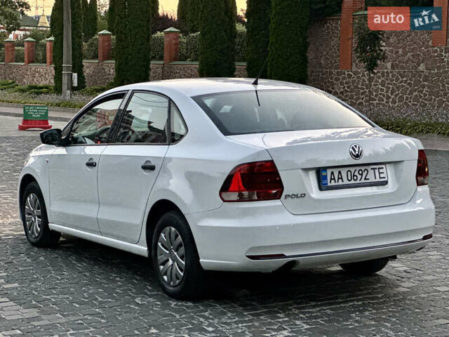 Белый Фольксваген Поло, объемом двигателя 1.6 л и пробегом 80 тыс. км за 9299 $, фото 9 на Automoto.ua